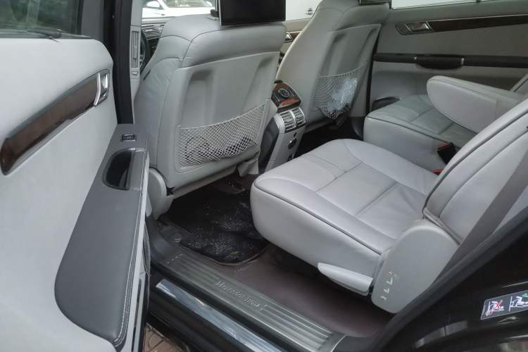 Used Mercedes-Benz R-Class 2011 R 350 L 4MATIC Left Rear Seat