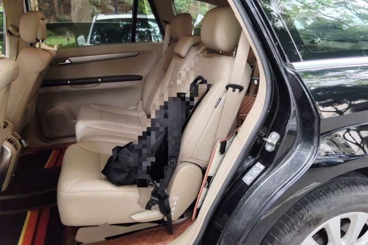 Used Mercedes-Benz R-Class 2011 R 300 L Business Model Left Rear Seat