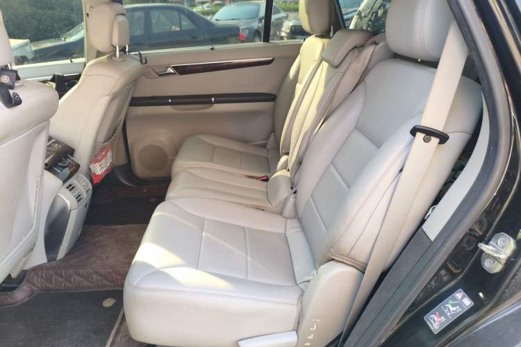 Used Mercedes-Benz R-Class 2011 R 300 L Business Model Left Rear Seat