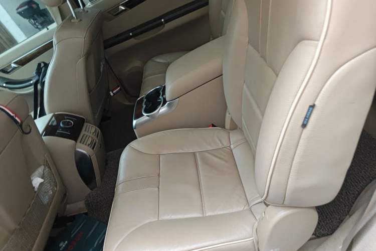 Used Mercedes-Benz R-Class 2011 R 300 L Luxury Model Left Rear Seat