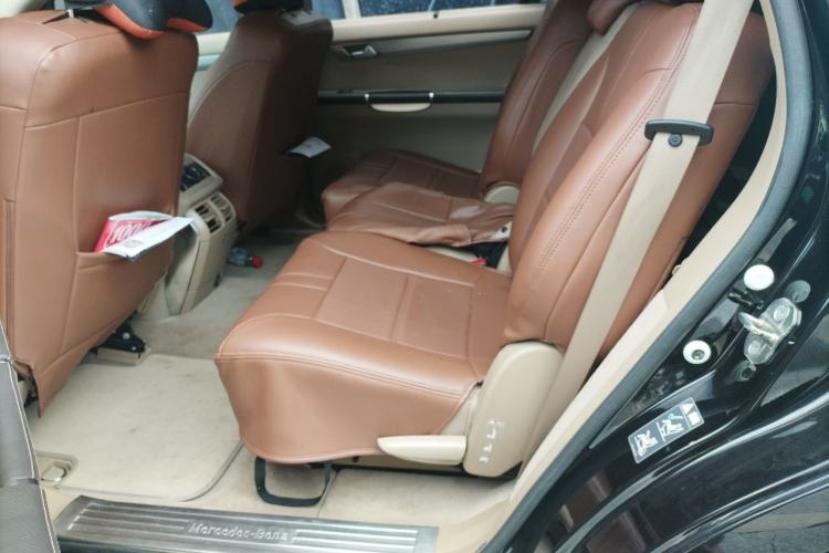 Used Mercedes-Benz R-Class 2011 R 300 L Business Model Left Rear Seat