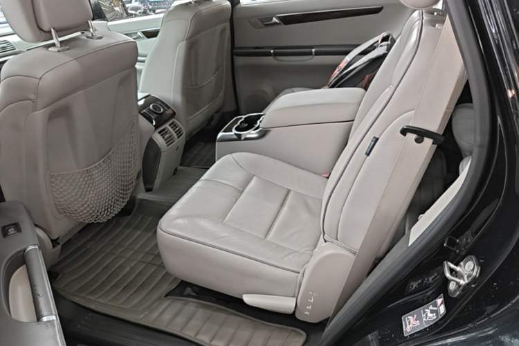 Used Mercedes-Benz R-Class 2011 R 350 L 4MATIC Left Rear Seat