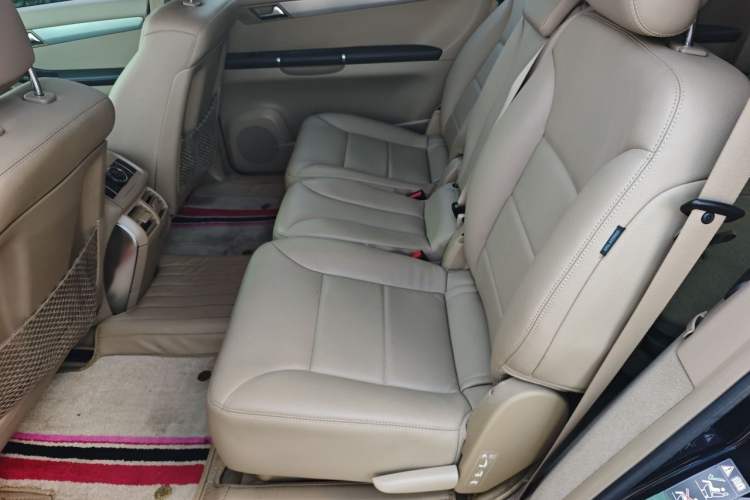 Used Mercedes-Benz R-Class 2011 R 300 L Business Model Left Rear Seat