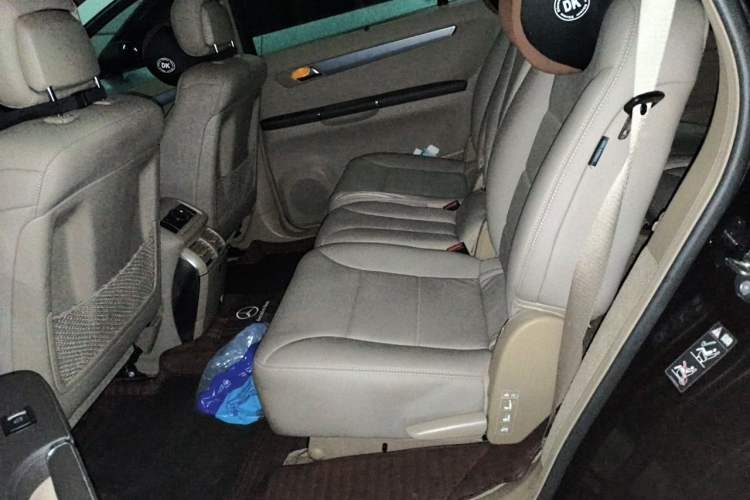 Used Mercedes-Benz R-Class 2011 R 300 L Business Model Left Rear Seat