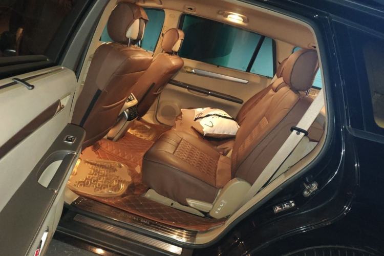 Used Mercedes-Benz R-Class 2011 R 300 L Business Model Left Rear Seat