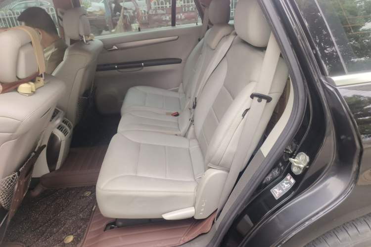 Used Mercedes-Benz R-Class 2011 R 300 L Business Model Left Rear Seat