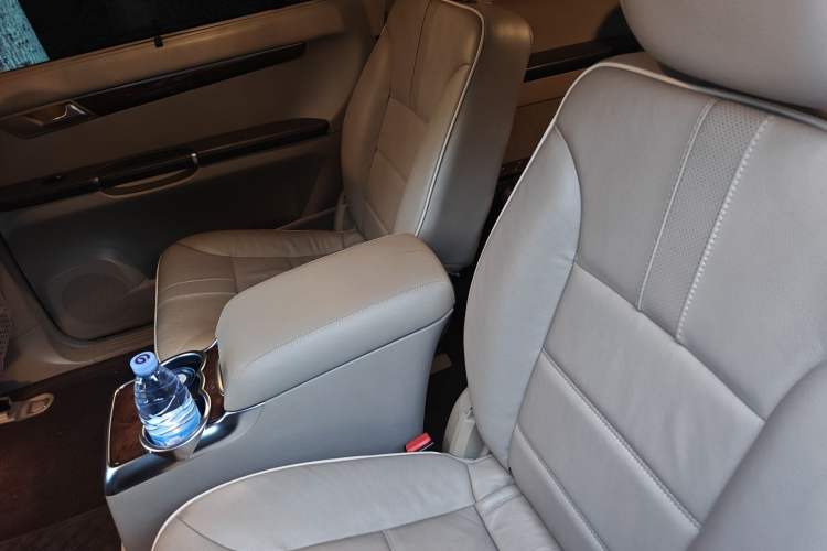 Used Mercedes-Benz R-Class 2011 R 350 L 4MATIC Left Rear Seat