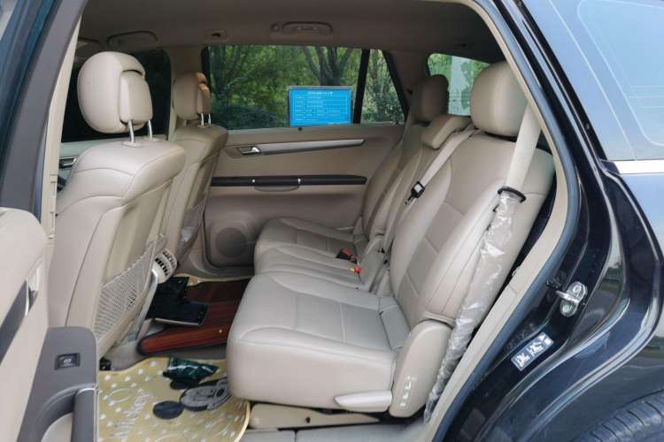 Used Mercedes-Benz R-Class 2011 R 300 L Business Model Left Rear Seat