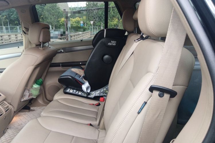 Used Mercedes-Benz R-Class 2011 R 300 L Business Model Left Rear Seat