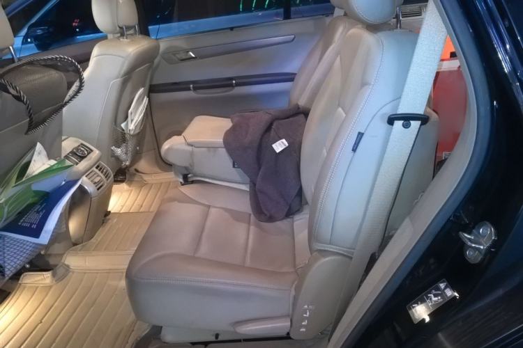 Used Mercedes-Benz R-Class 2011 R 300 L Business Model Left Rear Seat