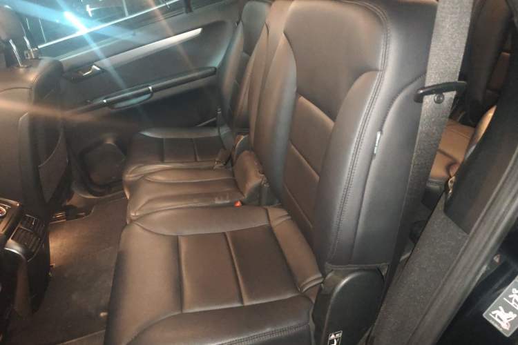 Used Mercedes-Benz R-Class 2011 R 300 L Business Model Left Rear Seat