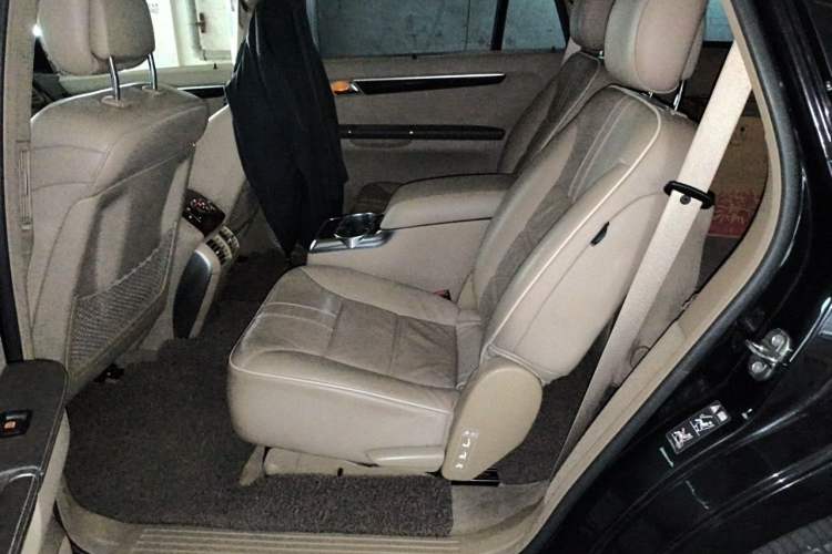 Used Mercedes-Benz R-Class 2011 R 350 L 4MATIC Left Rear Seat