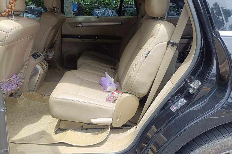 Used Mercedes-Benz R-Class 2011 R 300 L Business Model Left Rear Seat