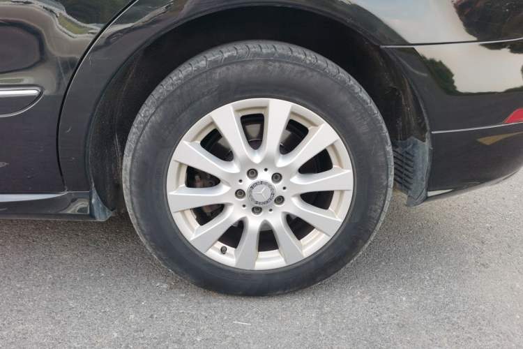Used Mercedes-Benz R-Class 2011 R 300 L Business Model Left Rear Wheel Hub