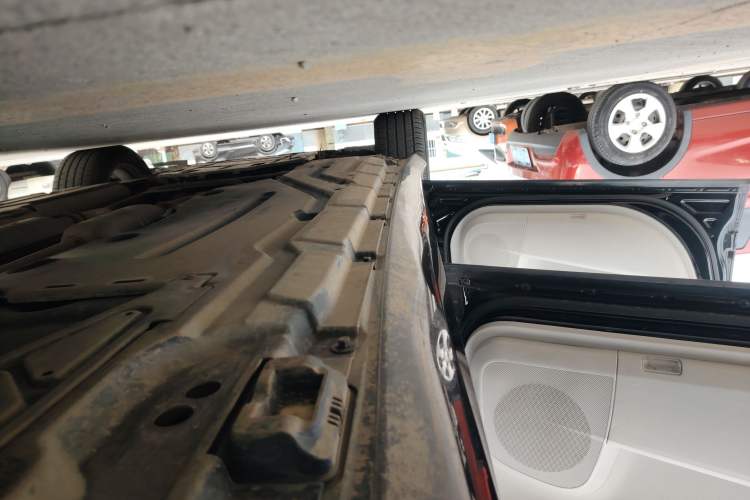 Used Mercedes-Benz R-Class 2011 R 300 L Business Model Left Side Sill