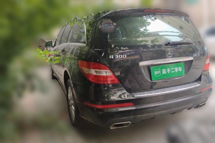 Used Mercedes-Benz R-Class 2011 R 300 L Business Model Rear Left 45 Deg