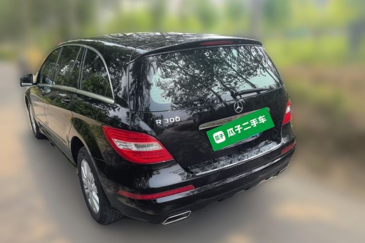 Used Mercedes-Benz R-Class 2011 R 300 L Business Model Rear Left 45 Deg