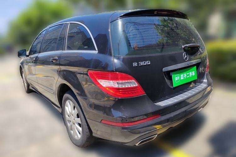 Used Mercedes-Benz R-Class 2011 R 300 L Business Model Rear Left 45 Deg