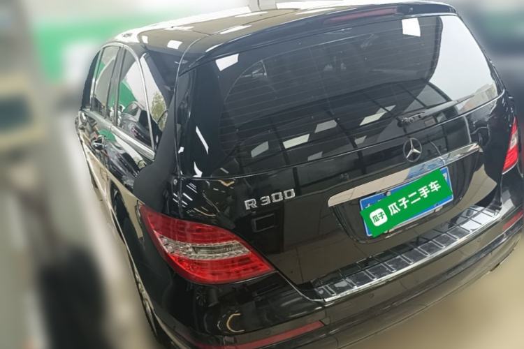 Used Mercedes-Benz R-Class 2011 R 300 L Business Model Rear Left 45 Deg