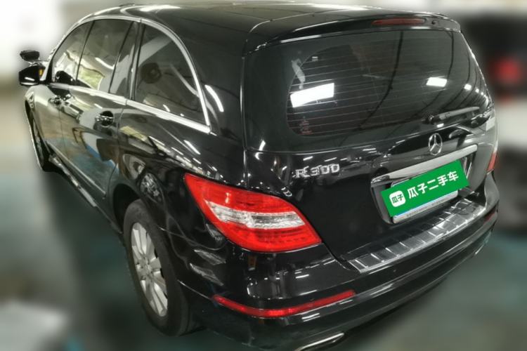 Used Mercedes-Benz R-Class 2011 R 300 L Business Model Rear Left 45 Deg