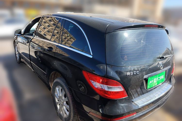 Used Mercedes-Benz R-Class 2011 R 300 L Business Model Rear Left 45 Deg