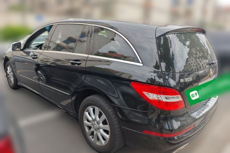 Used Mercedes-Benz R-Class 2011 R 300 L Business Model Rear Left 45 Deg