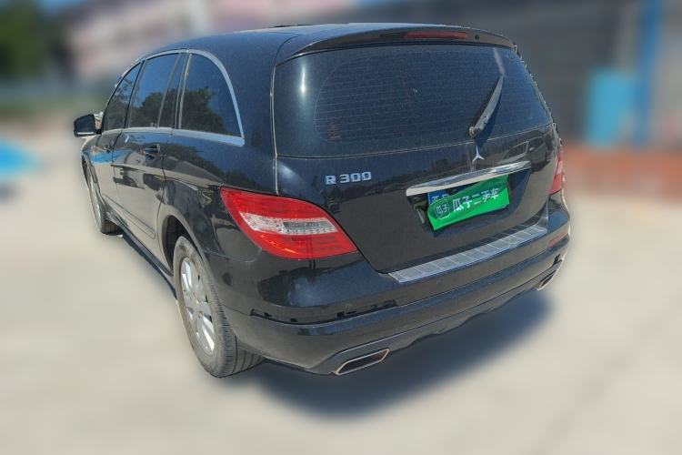 Used Mercedes-Benz R-Class 2011 R 300 L Business Model Rear Left 45 Deg