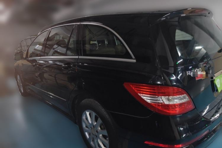 Used Mercedes-Benz R-Class 2011 R 300 L Business Model Rear Left 45 Deg