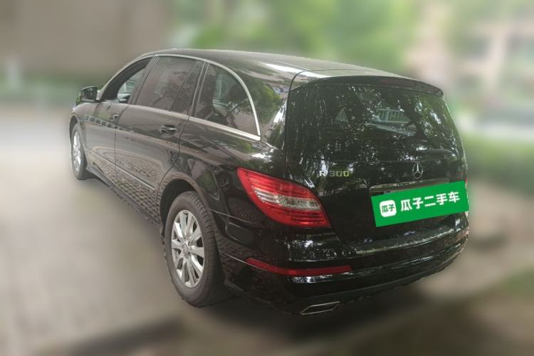 Used Mercedes-Benz R-Class 2011 R 300 L Business Model Rear Left 45 Deg