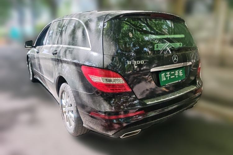 Used Mercedes-Benz R-Class 2011 R 300 L Business Model Rear Left 45 Deg