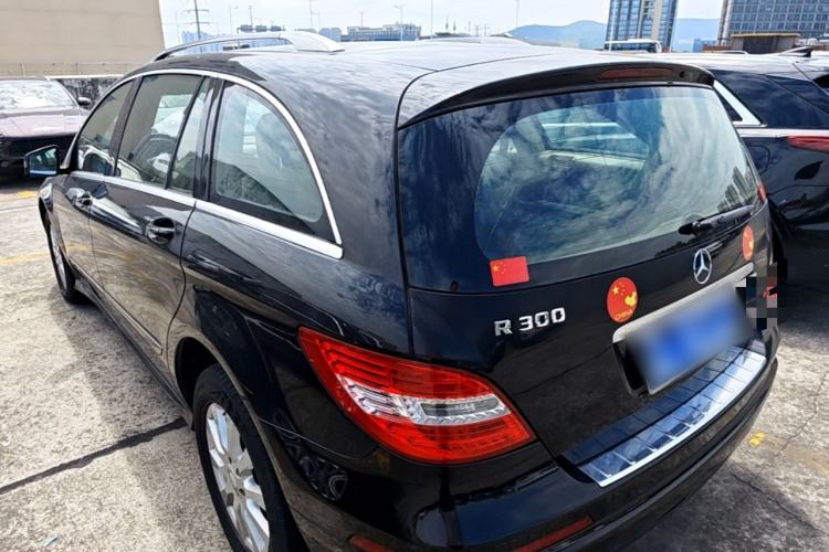Used Mercedes-Benz R-Class 2011 R 300 L Business Model Rear Left 45 Deg