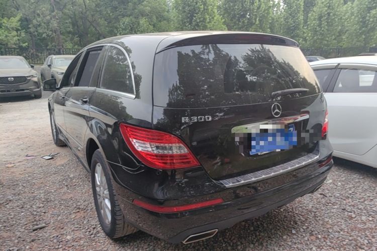 Used Mercedes-Benz R-Class 2011 R 300 L Business Model Rear Left 45 Deg