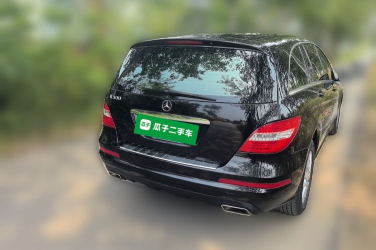 Used Mercedes-Benz R-Class 2011 R 300 L Business Model Rear Right 45 Deg
