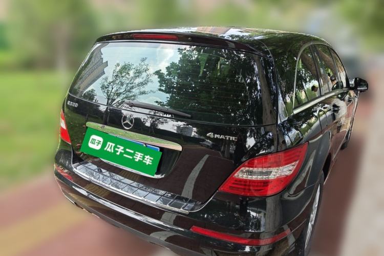 Used Mercedes-Benz R-Class 2011 R 300 L Business Model Rear Right 45 Deg
