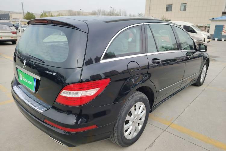 Used Mercedes-Benz R-Class 2011 R 300 L Business Model Rear Right 45 Deg