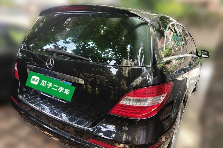 Used Mercedes-Benz R-Class 2011 R 300 L Business Model Rear Right 45 Deg