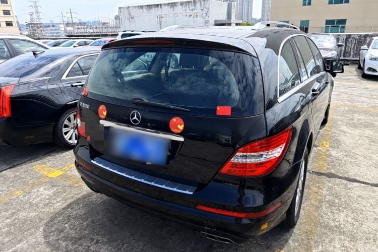Used Mercedes-Benz R-Class 2011 R 300 L Business Model Rear Right 45 Deg