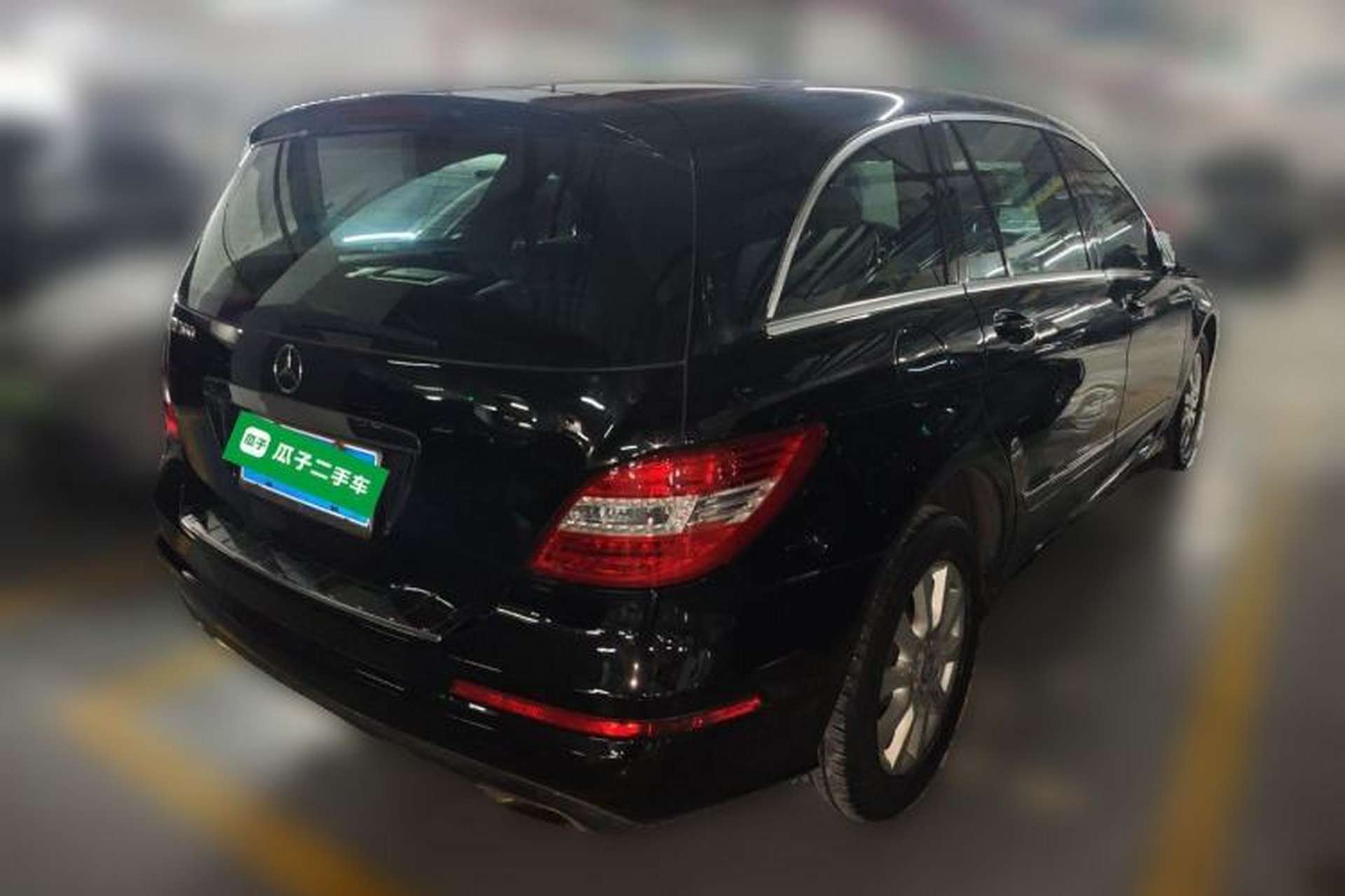 Used Mercedes-Benz R-Class 2011 R 300 L Business Model Rear Right 45 Deg