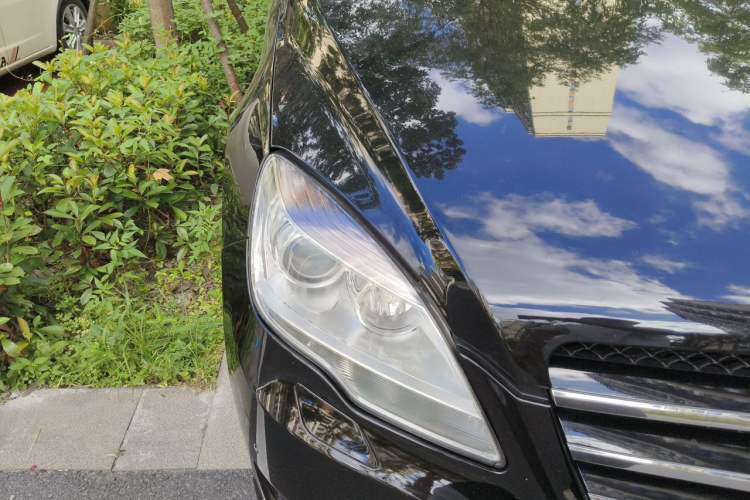 Used Mercedes-Benz R-Class 2011 R 300 L Business Model Right Front Headlight