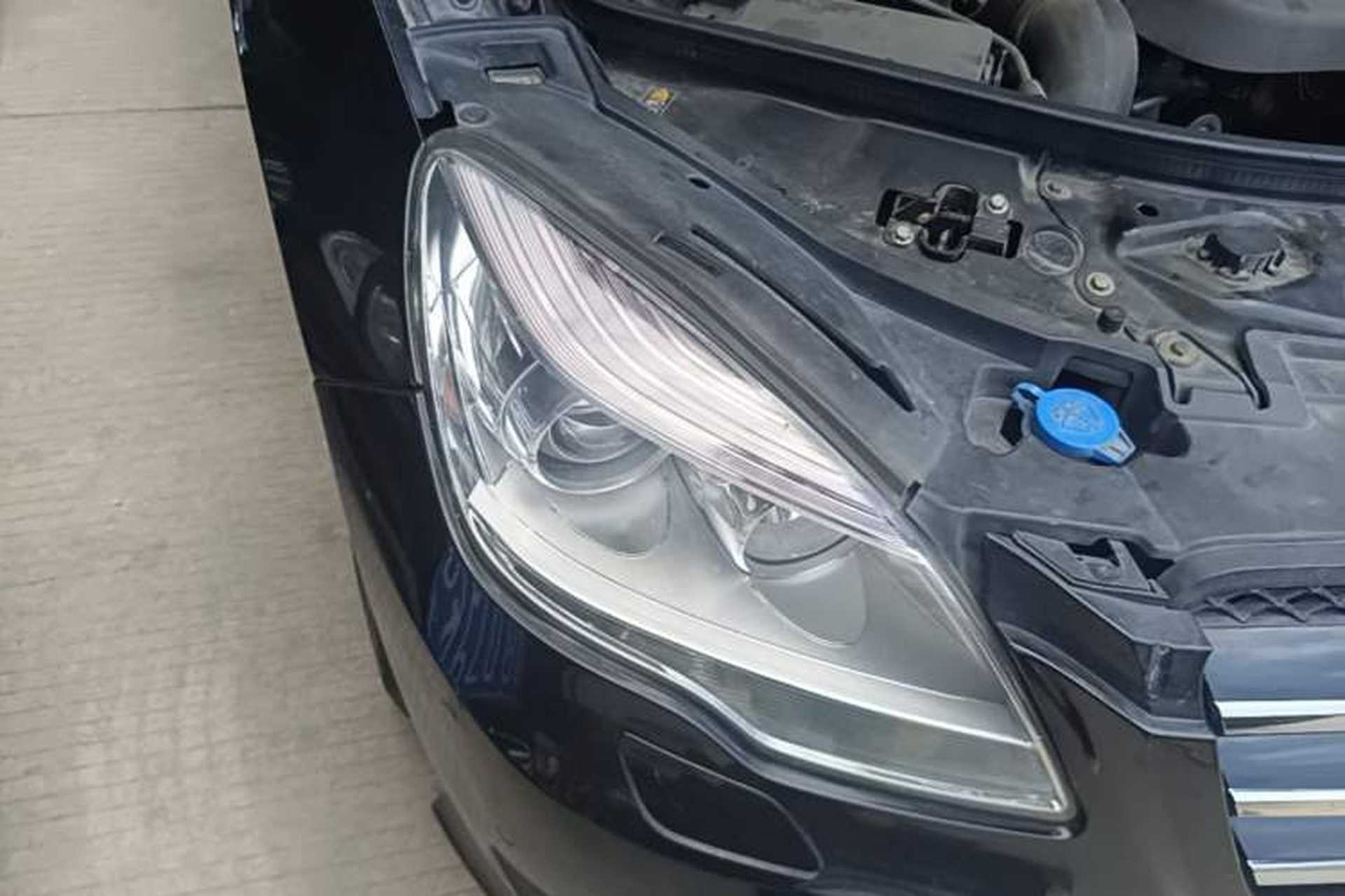 Used Mercedes-Benz R-Class 2011 R 300 L Business Model Right Front Headlight