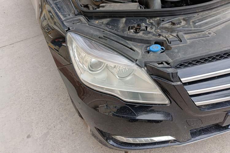 Used Mercedes-Benz R-Class 2011 R 350 L 4MATIC Right Front Headlight