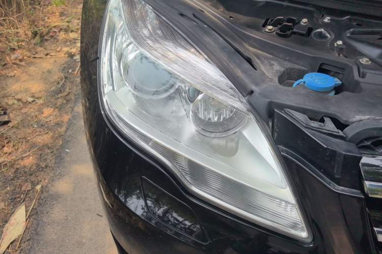 Used Mercedes-Benz R-Class 2011 R 300 L Business Model Right Front Headlight
