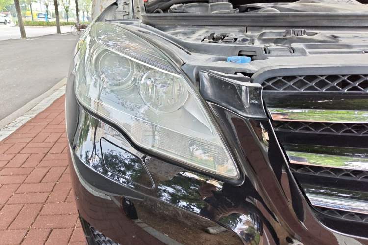 Used Mercedes-Benz R-Class 2011 R 300 L Business Model Right Front Headlight