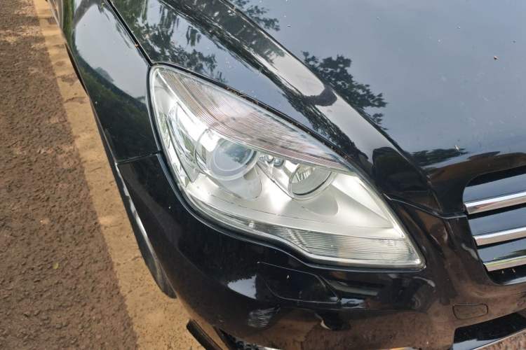 Used Mercedes-Benz R-Class 2011 R 300 L Business Model Right Front Headlight