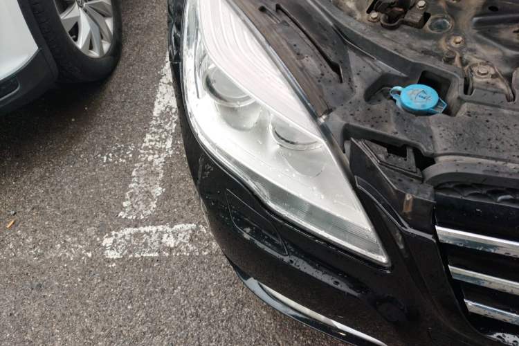 Used Mercedes-Benz R-Class 2011 R 350 L 4MATIC Right Front Headlight