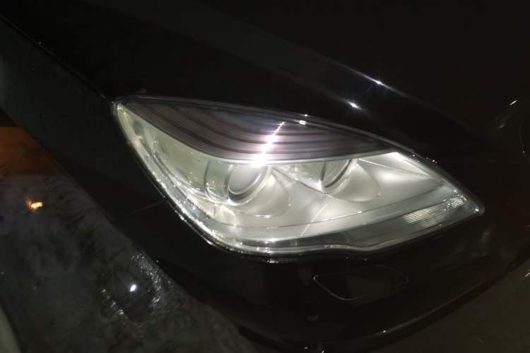 Used Mercedes-Benz R-Class 2011 R 350 L 4MATIC Right Front Headlight