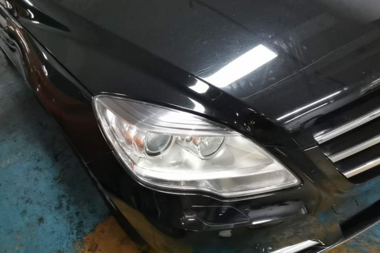 Used Mercedes-Benz R-Class 2011 R 300 L Business Model Right Front Headlight