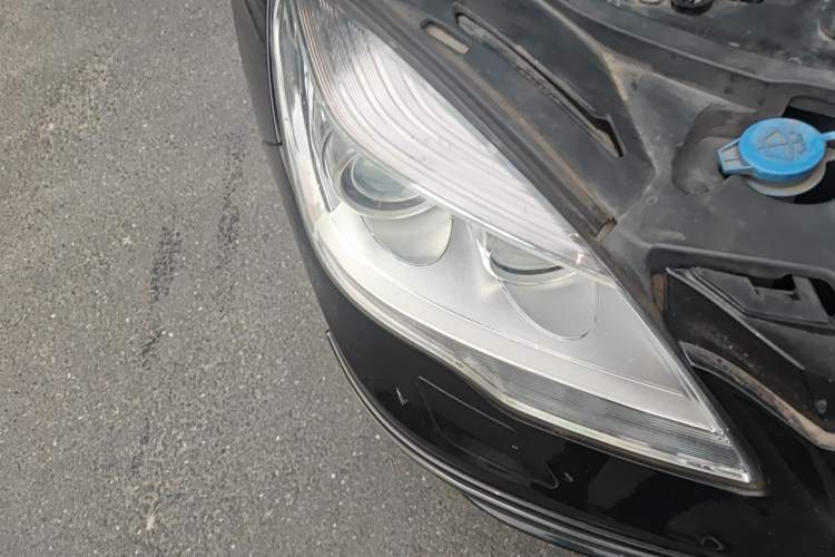 Used Mercedes-Benz R-Class 2011 R 300 L Luxury Model Right Front Headlight