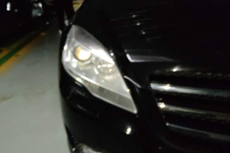 Used Mercedes-Benz R-Class 2011 R 350 L 4MATIC Right Front Headlight