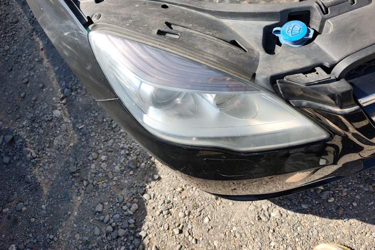 Used Mercedes-Benz R-Class 2011 R 300 L Business Model Right Front Headlight
